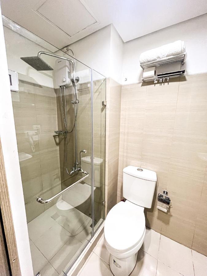 Sabina'S One Bedroom Condo At Shore Tower C Manila Dış mekan fotoğraf