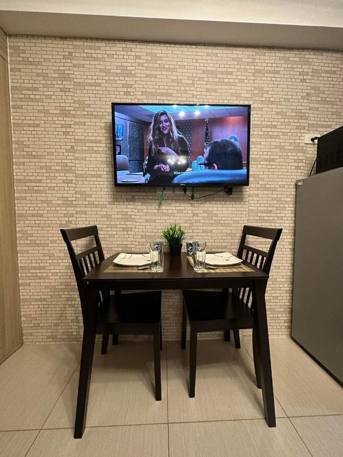 Sabina'S One Bedroom Condo At Shore Tower C Manila Dış mekan fotoğraf