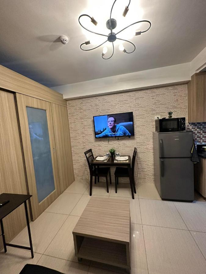 Sabina'S One Bedroom Condo At Shore Tower C Manila Dış mekan fotoğraf